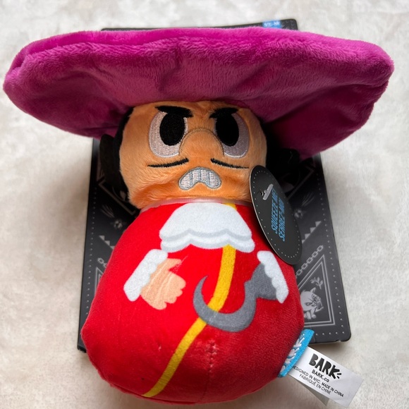 New bark brand Disney villains Captain Hook dog toy - Picture 2 of 6